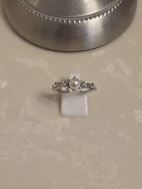 Silver CZ and Pearl Ring Size 9